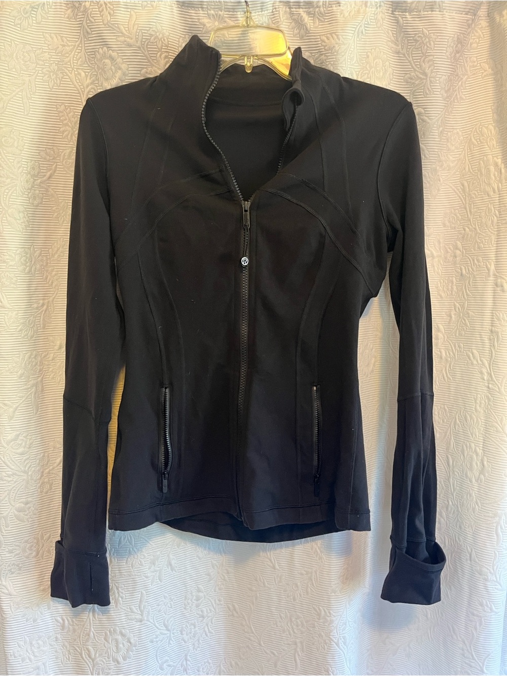 Lululemon black define jacket size 6, hardly worn